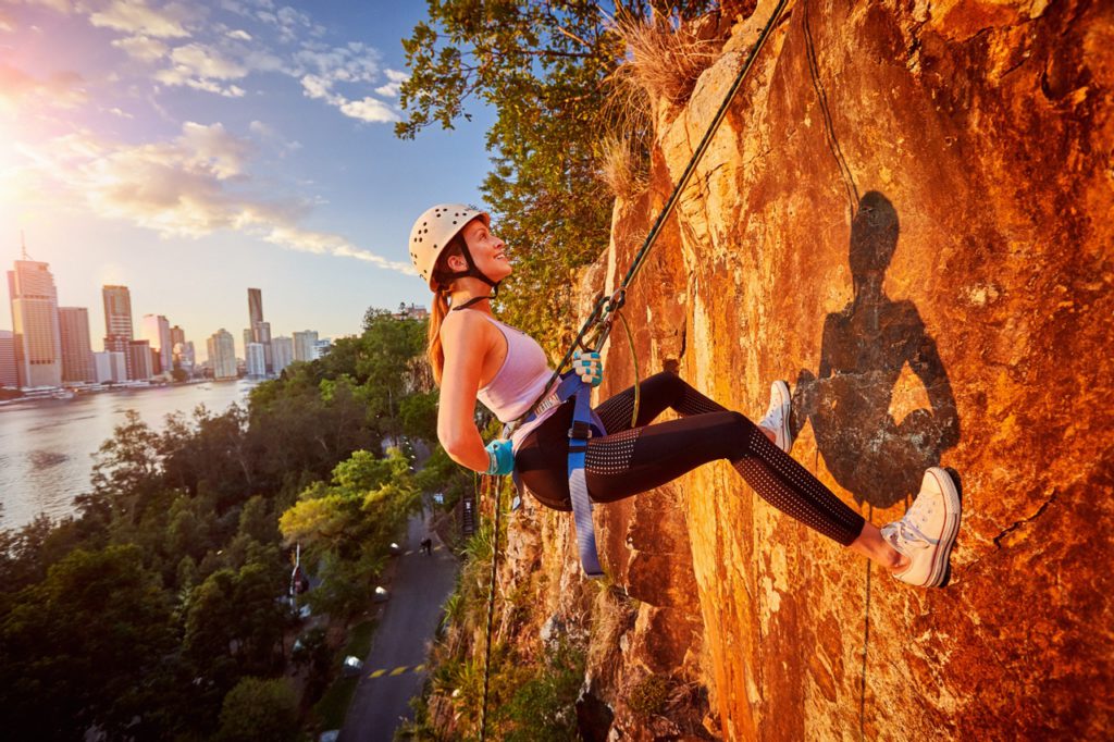  rock climbing at Kangaroo Point Cliffs in Brisbane